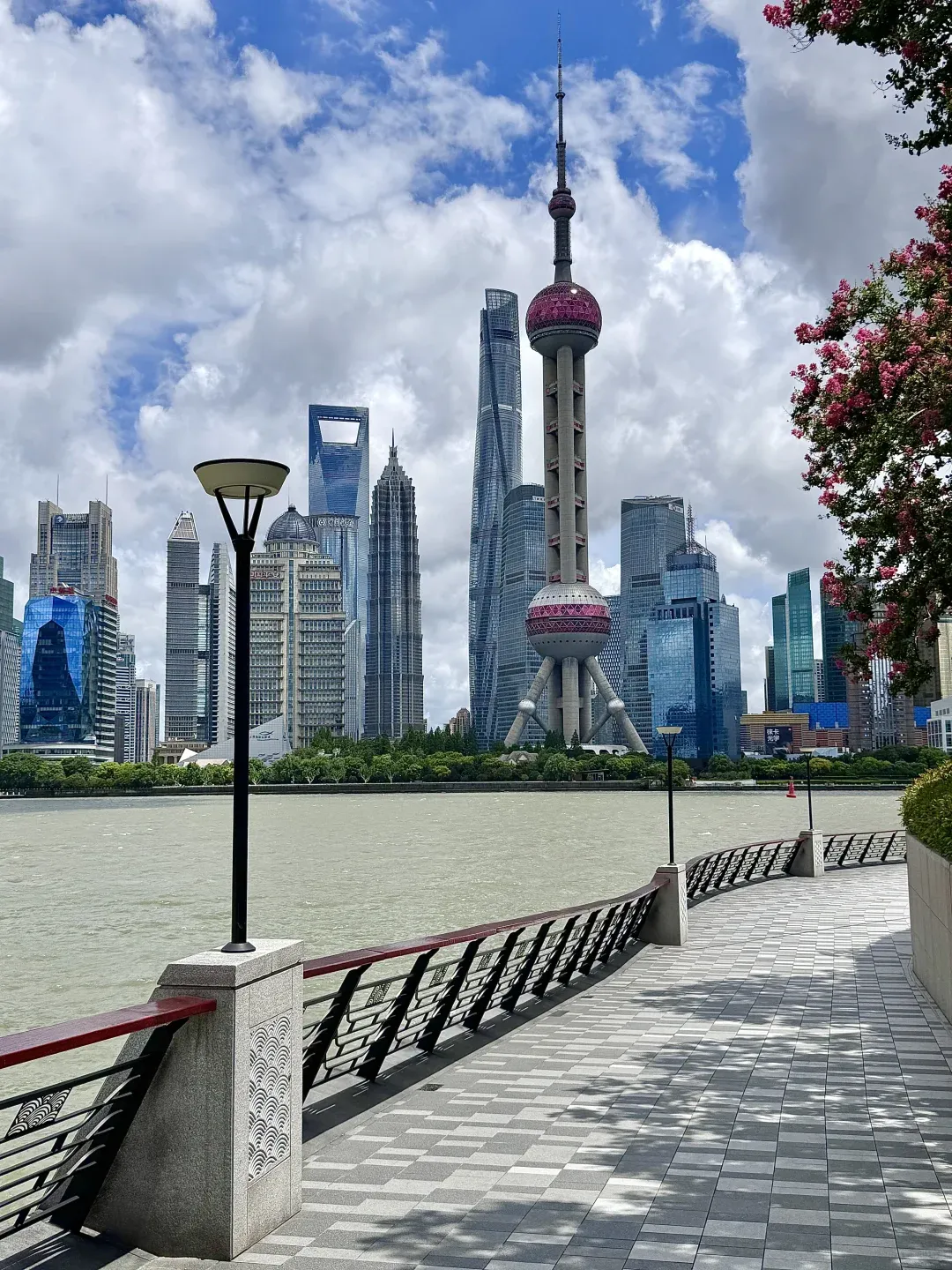 Zhapu Road Bridge (Zhapulu Qiao) framing shot