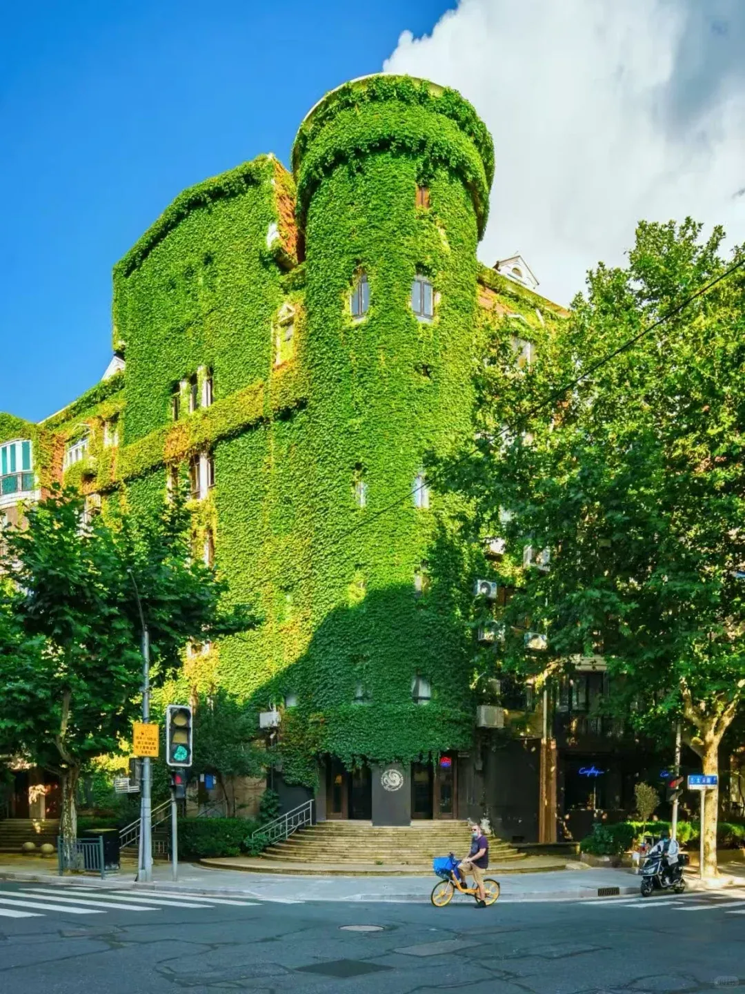Wukang Mansions Plane-Tree Walk