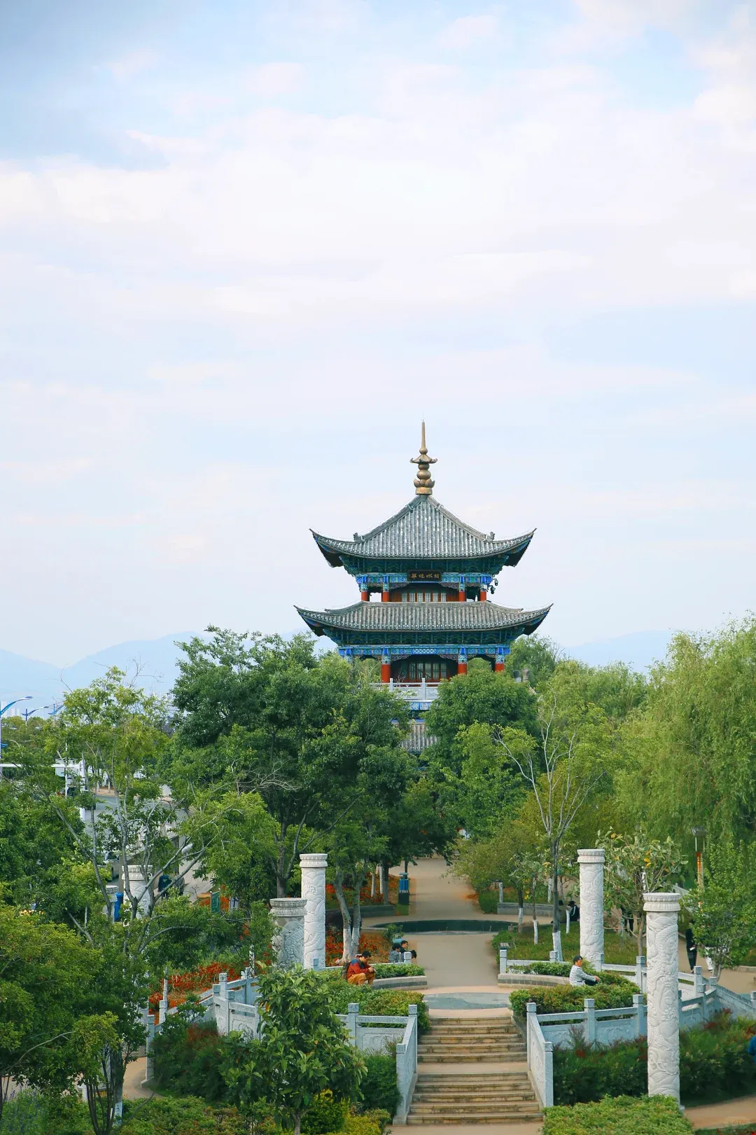 Zhemo Mountain Lookout